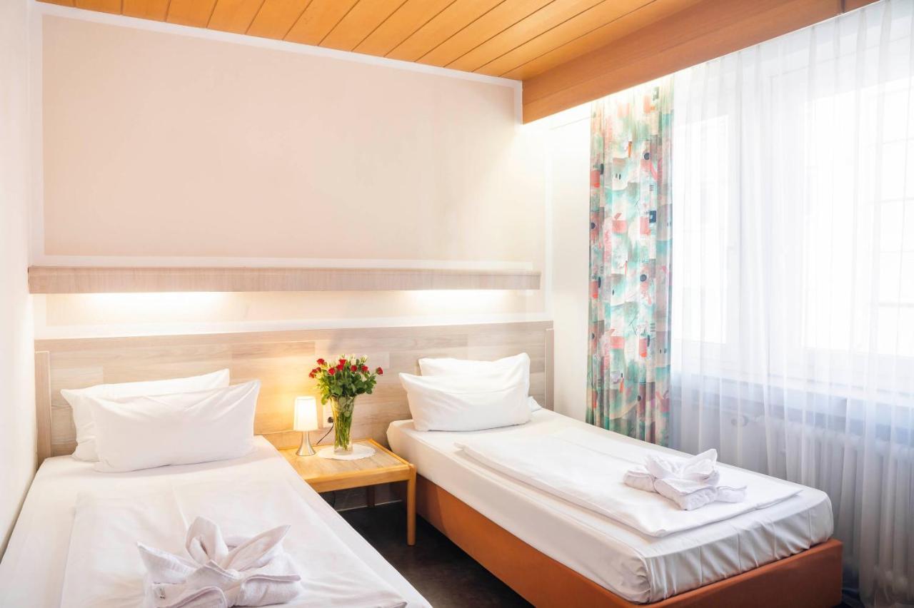 Hotel Astoria Stuttgart City Exterior foto
